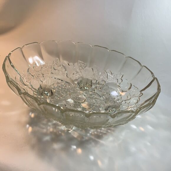 Large Decorative Oval Fruit Embossed Scalloped Edge 3 Footed Glass Serving Bowl - Picture 2 of 7